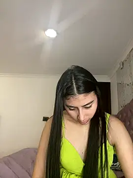 Isabella Montoya online show from November 24, 2025, 6:07 pm