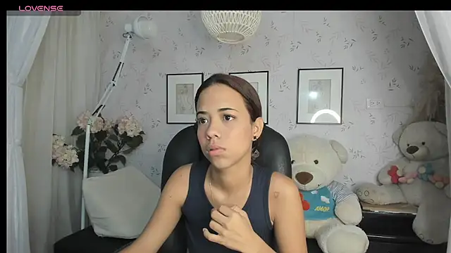 Anntonellaa online show from November 22, 2025, 12:15 pm