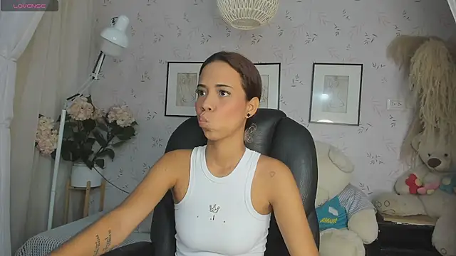 Anntonellaa online show from December 1, 2025, 7:08 pm