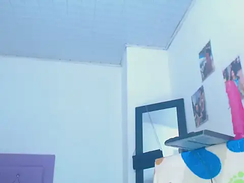 whitneytt online show from October 18, 2025, 3:46 pm