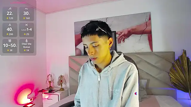 EstivenSallas online show from October 2, 2025, 2:40 am