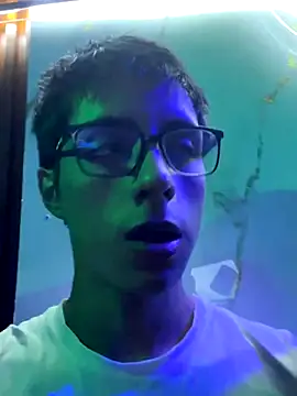 EstivenSallas online show from November 16, 2025, 3:12 am