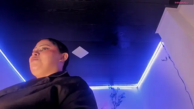 abbiecollins js online show from April 7, 2026, 3:51 am