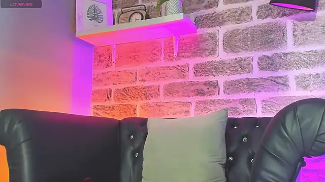 kevinn blue1 online show from November 4, 2025, 9:14 pm