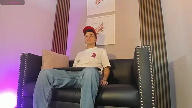 kevinn blue1 online show from November 29, 2025, 9:07 pm