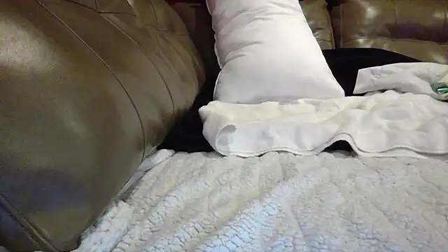 kinkyteenjt online show from December 23, 2025, 1:58 am