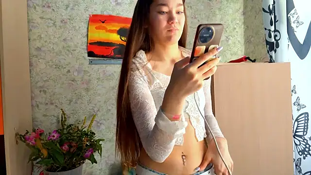 Cuteviola online show from April 6, 2026, 12:41 am