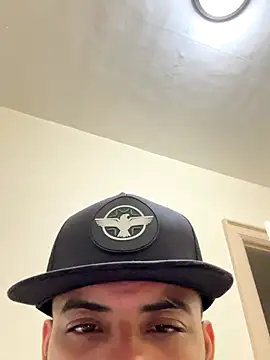 LeoPR00 online show from October 19, 2025, 1:45 pm