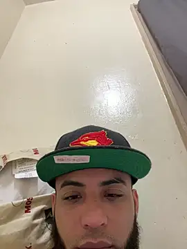 LeoPR00 online show from October 25, 2025, 1:18 pm