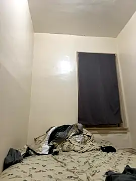 LeoPR00 online show from November 2, 2025, 1:41 am