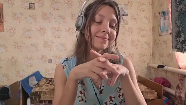 QutieDaSweet online show from October 8, 2025, 6:22 am