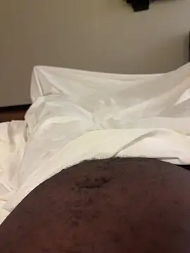 1HOEBOSS online show from November 12, 2025, 6:47 am