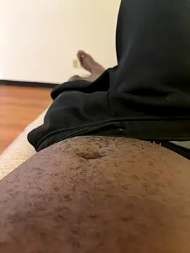 1HOEBOSS online show from November 16, 2025, 7:52 pm