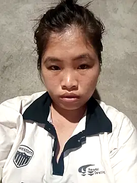 Luyen004 online show from April 22, 2026, 9:16 pm