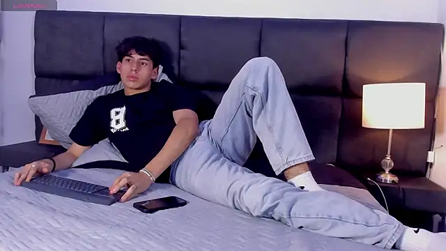 Aaron Spencer13 online show from September 23, 2025, 6:22 pm