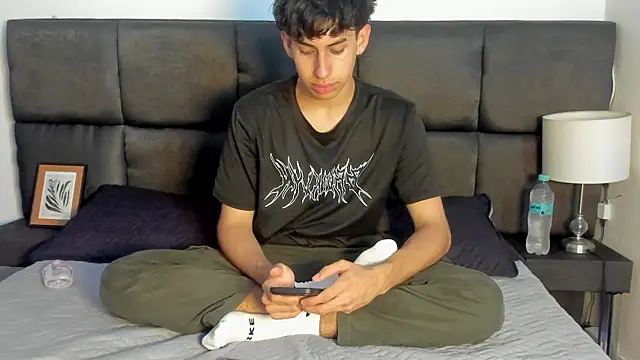 Aaron Spencer13 online show from September 25, 2025, 6:44 pm