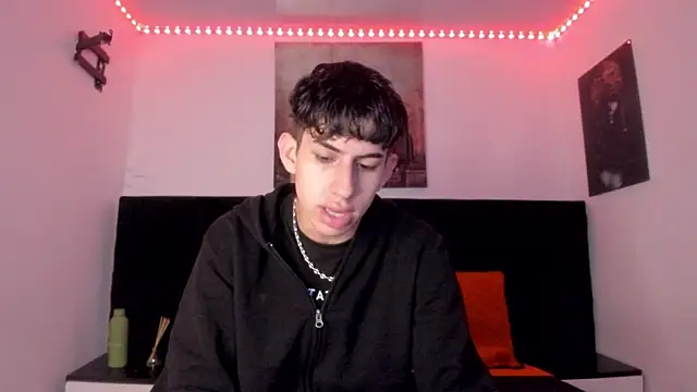 Aaron Spencer13 online show from November 28, 2025, 1:58 pm