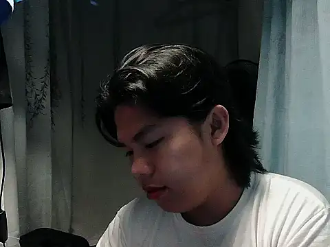 Snapshot of Huntrix2025 chatting on November 17, 2025, 8:47 pm Huntrix2025 online show from November 17, 2025, 8:47 pm