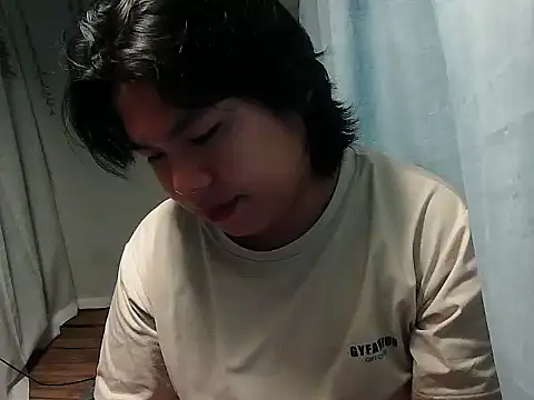 Snapshot of Huntrix2025 chatting on November 20, 2025, 8:41 pm Huntrix2025 online show from November 20, 2025, 8:41 pm