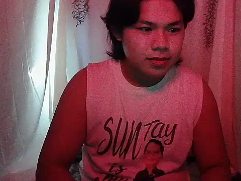 Snapshot of Huntrix2025 chatting on December 4, 2025, 5:43 pm Huntrix2025 online show from December 4, 2025, 5:43 pm