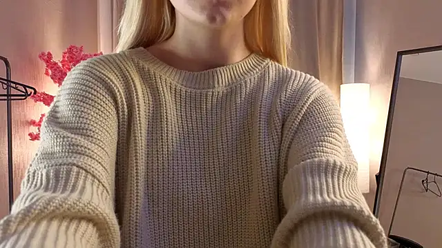 Flirty lee online show from October 10, 2025, 2:05 pm