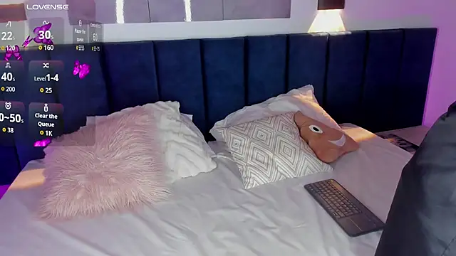 SharonLovee online show from November 29, 2025, 11:41 pm