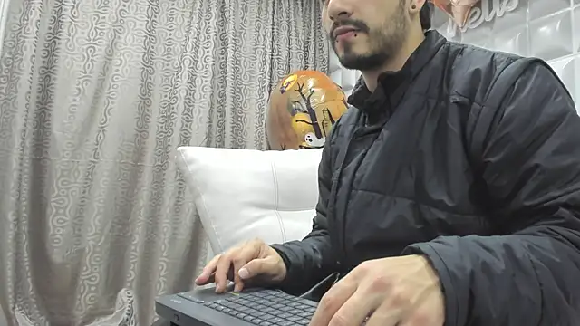 Jack Daniel   online show from October 27, 2025, 5:28 pm