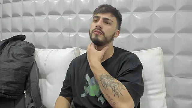 Jack Daniel   online show from November 18, 2025, 4:11 pm