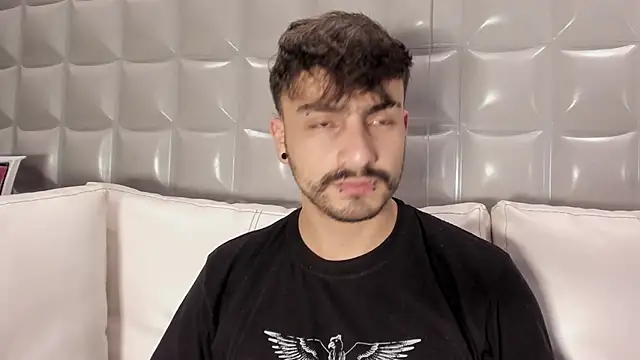 Jack Daniel   online show from November 23, 2025, 11:37 pm