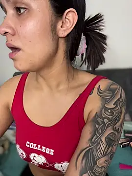 Isabella-Teen online show from December 18, 2025, 2:06 am