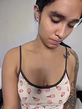 Isabella-Teen online show from April 8, 2026, 2:11 am