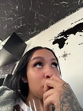 Isabella-Teen online show from April 21, 2026, 2:56 pm