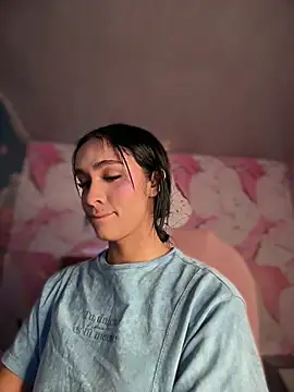 Isabella-Teen online show from April 22, 2026, 2:29 pm