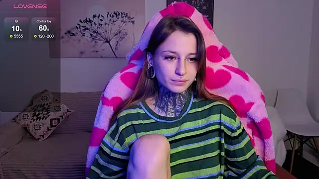 LilithPoison online show from October 5, 2025, 6:06 pm