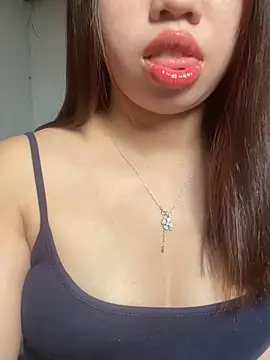 Rose-babyx online show from April 14, 2026, 2:28 am