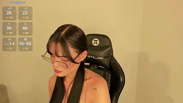 Sofia pregnant online show from October 14, 2025, 7:03 pm