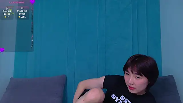 HeejinWang online show from April 18, 2026, 8:20 pm