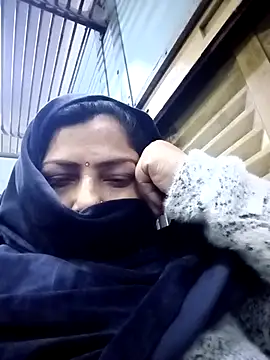 Love-890 online show from November 22, 2025, 1:04 am