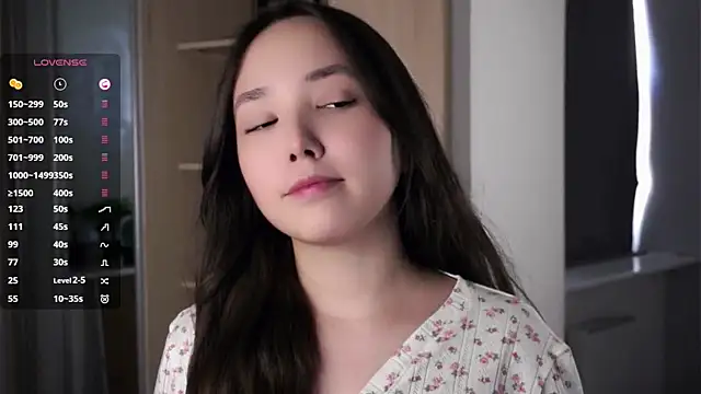 RenaeConnerley online show from September 19, 2025, 6:48 am