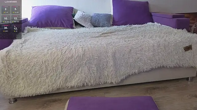 Gentle Ariel online show from April 13, 2026, 2:17 am