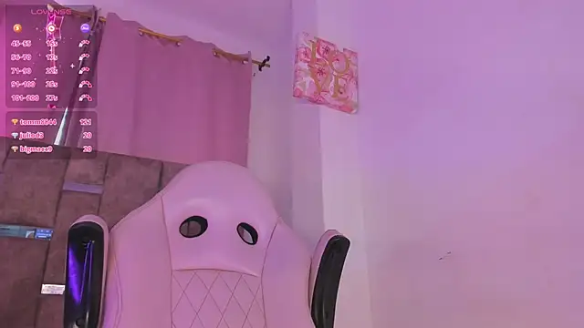 Snapshot of Mia_royal chatting on June 6, 2026, 6:23 pm Mia royal online show from June 6, 2026, 6:23 pm