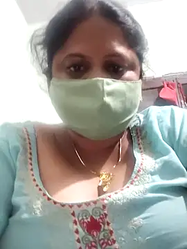 Mmm143 online show from October 15, 2025, 5:35 pm