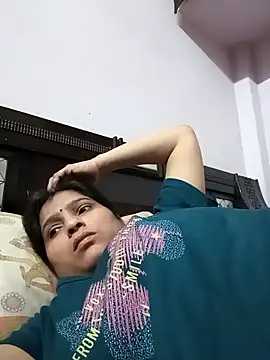 aliya-jaan71 online show from April 4, 2026, 7:17 am