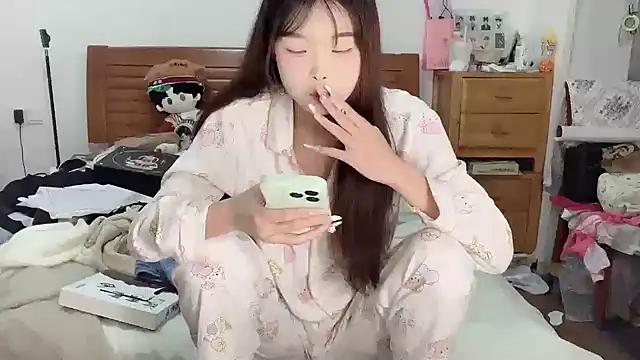 Snapshot of Akong11 chatting on September 28, 2025, 5:18 pm Akong11 online show from September 28, 2025, 5:18 pm