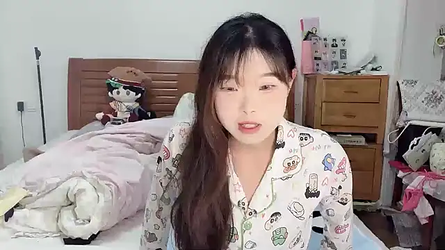 Snapshot of Akong11 chatting on October 3, 2025, 6:27 pm Akong11 online show from October 3, 2025, 6:27 pm