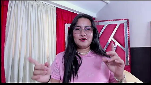 Luna021 1 online show from September 17, 2025, 7:37 pm