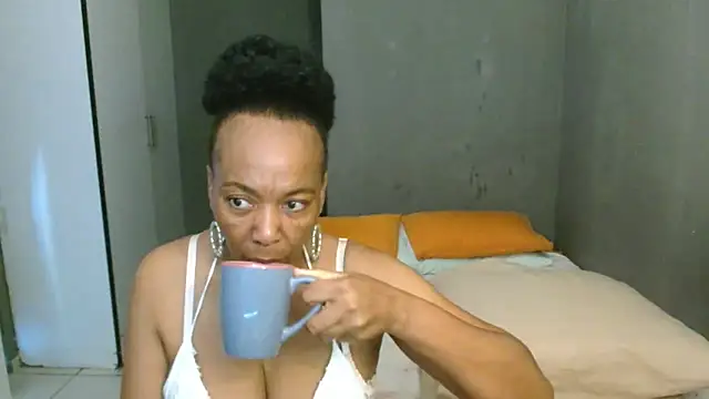 Lillyan N online show from March 10, 2026, 10:31 am