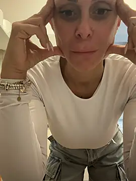 ainaht online show from January 17, 2026, 8:52 am