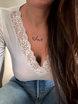 ainaht online show from February 4, 2026, 1:28 pm