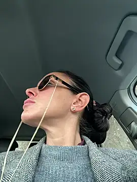 ainaht online show from February 27, 2026, 3:34 pm